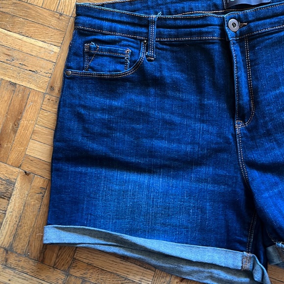 Reitmans Jean Shorts - Picture 3 of 6